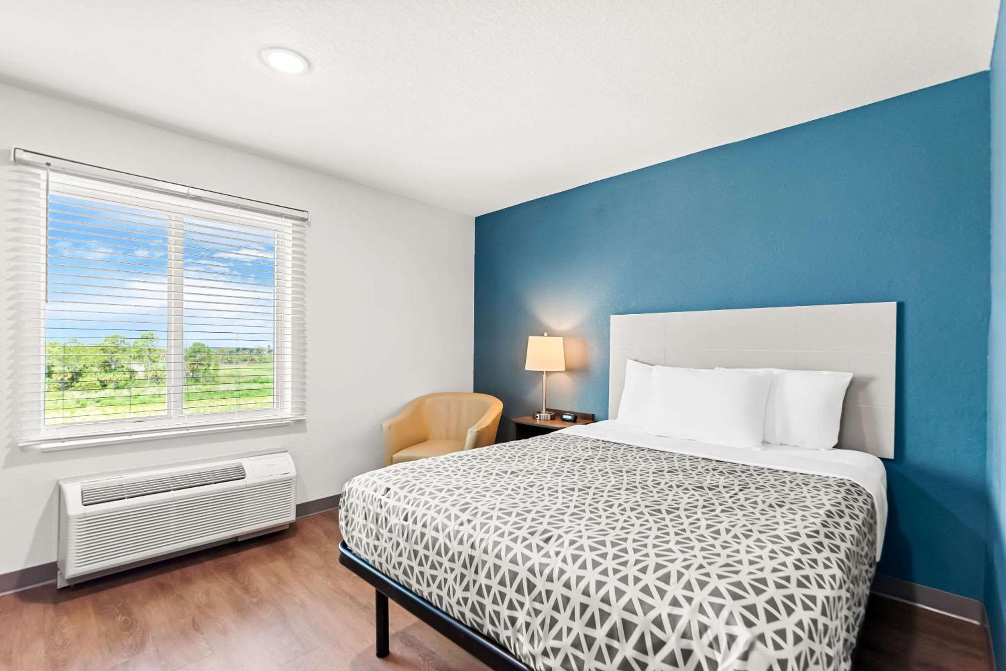 Woodspring Suites Hudson Port Richey Exterior photo